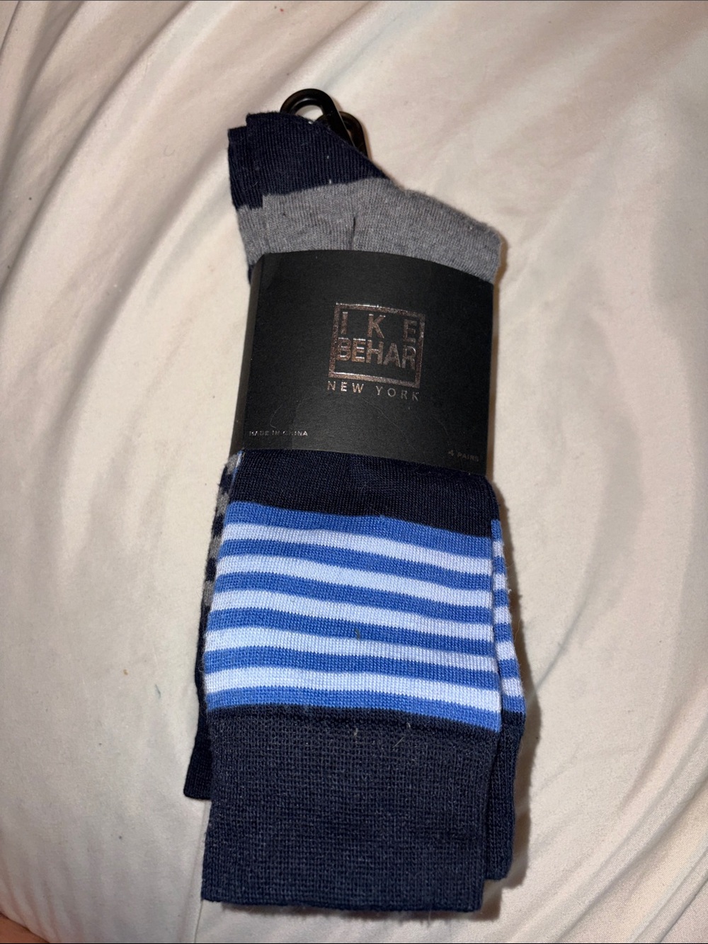 New Men’s set of 4 Ike Behar Navy, Light Blue & Gray Striped Crew Socks